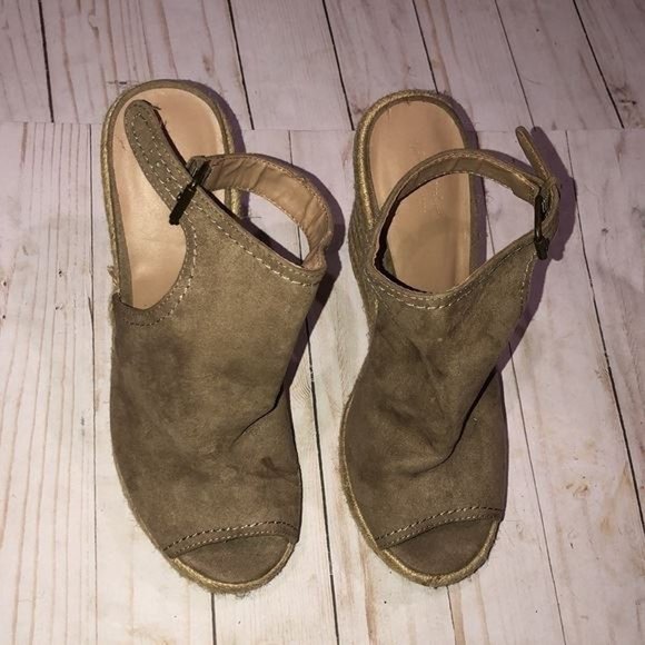 Universal thread tan open toe wedge sandal - Picture 2 of 6